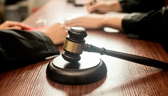 孫子愛吃小龍蝦爺爺狂偷100多斤被抓，盜竊罪怎么判